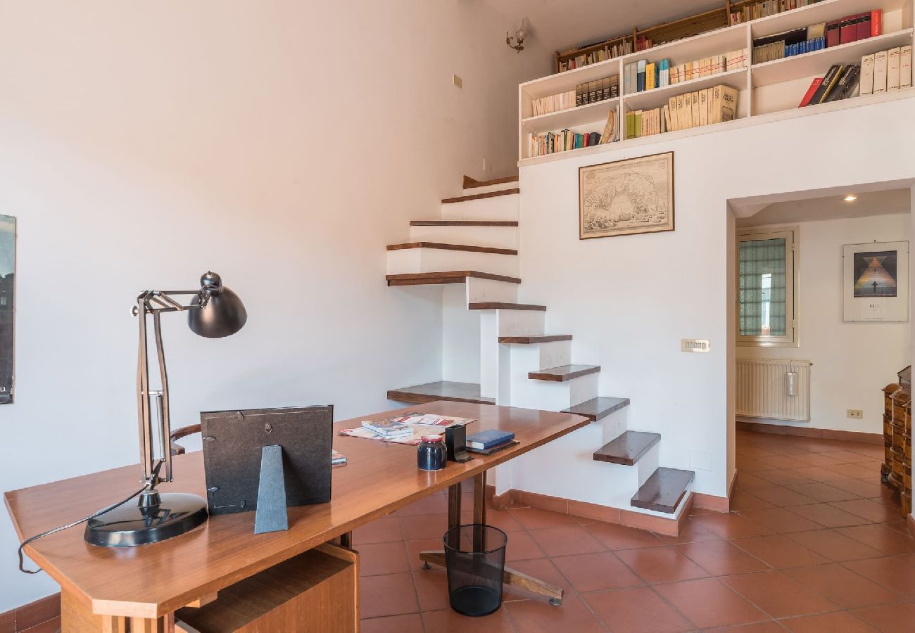 Appartamento a Roma - 045 - Serpenti · Colosseo Stylish Penthouse