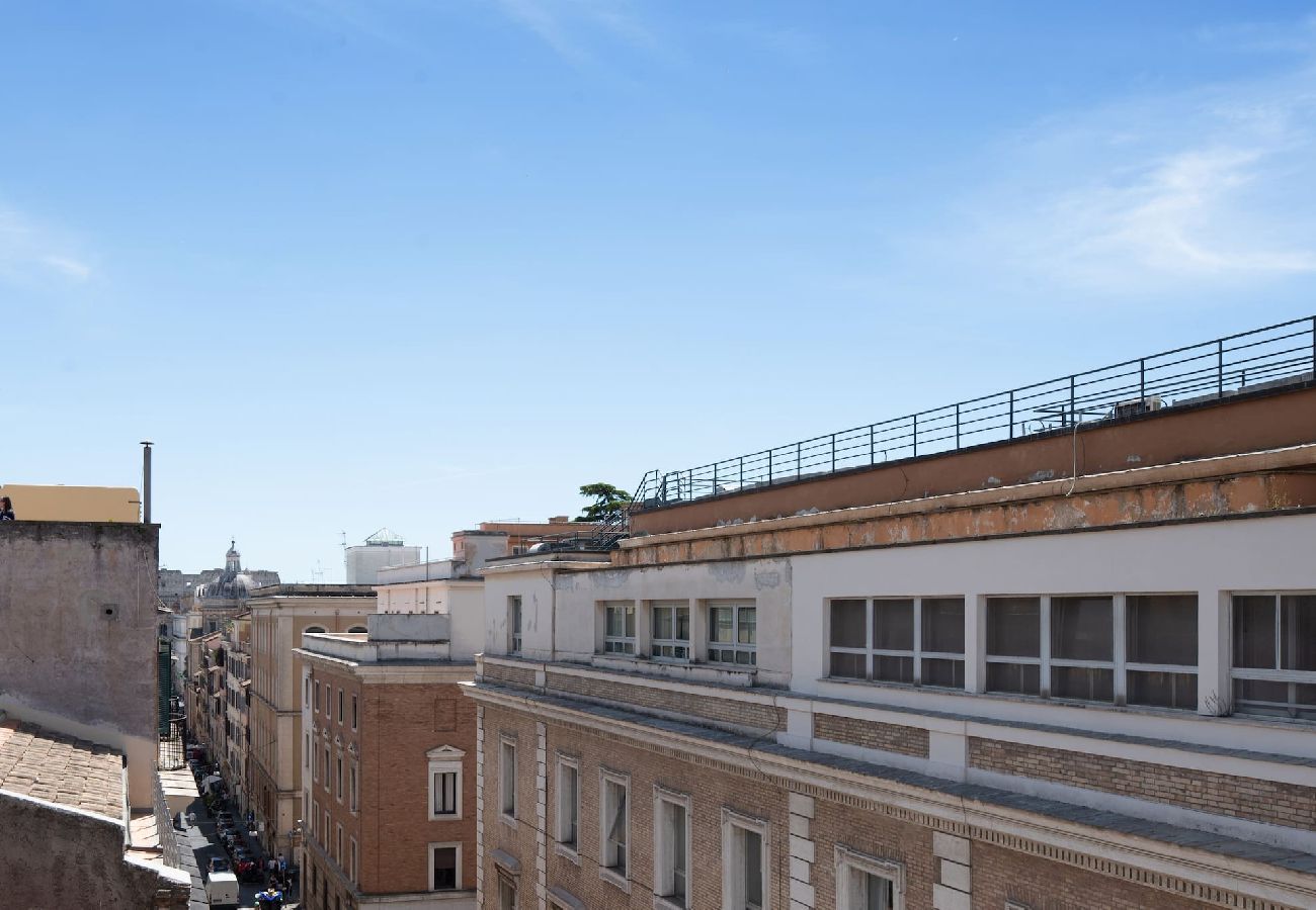 Appartamento a Roma - 045 - Serpenti · Colosseo Stylish Penthouse