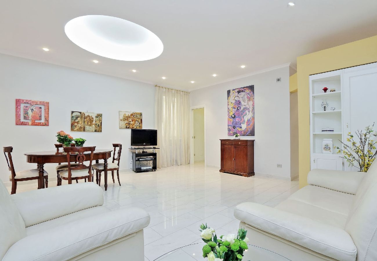 Appartamento a Roma - 007 - Cola di Rienzo · Luxury 2 bed Flat - Close t