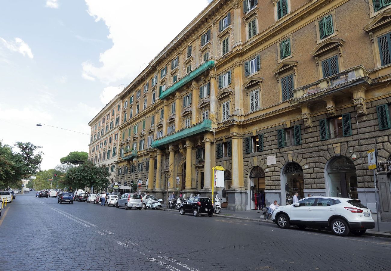 Appartamento a Roma - 007 - Cola di Rienzo · Luxury 2 bed Flat - Close t