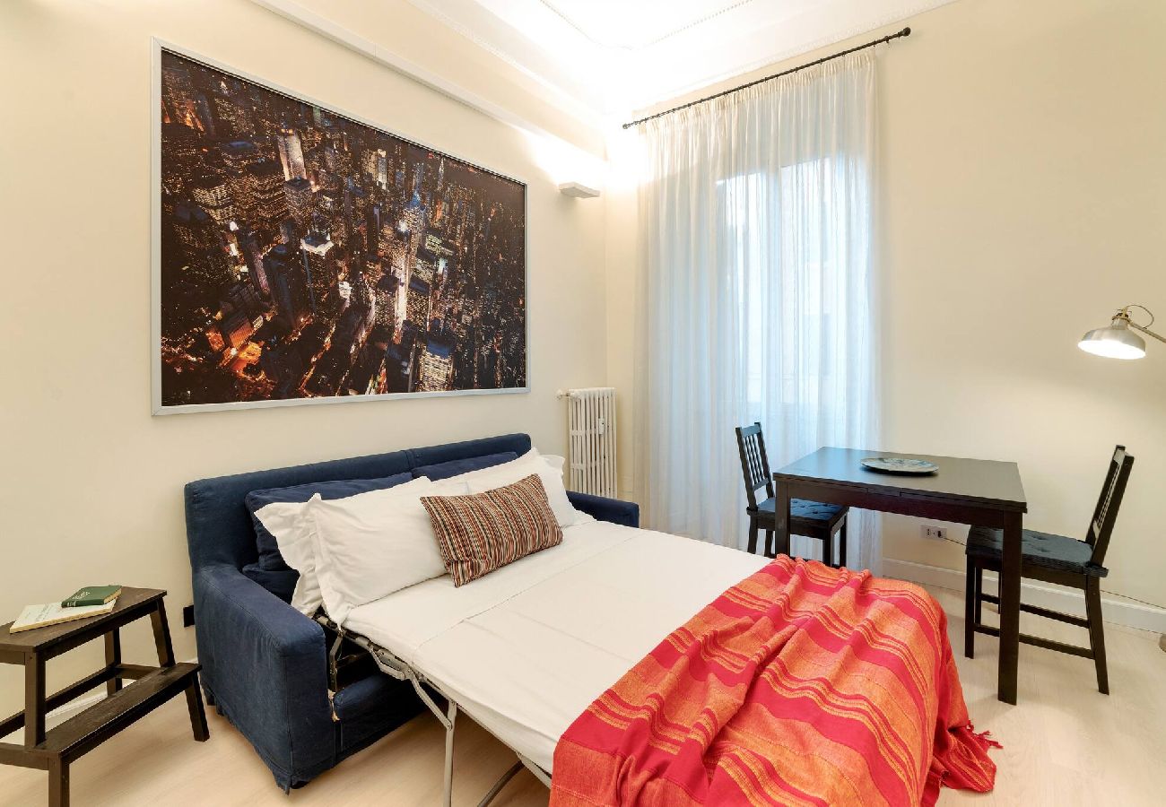 Appartamento a Roma - 005 - Labicana · Sunny flat in elegant building cl