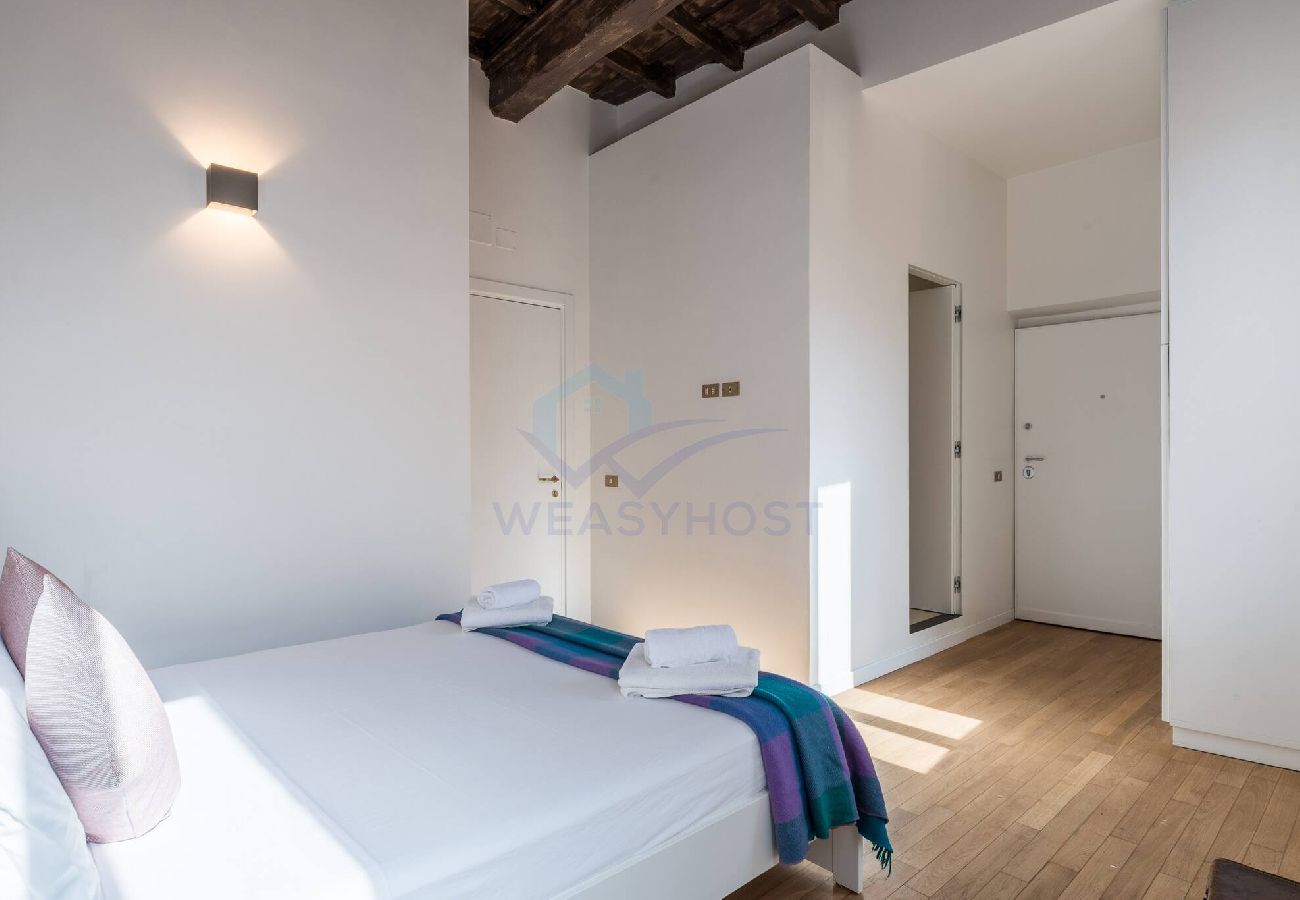 Studio a Roma - 017 - IN PISCINULA · Cozy, Sunny Suite in the Hear