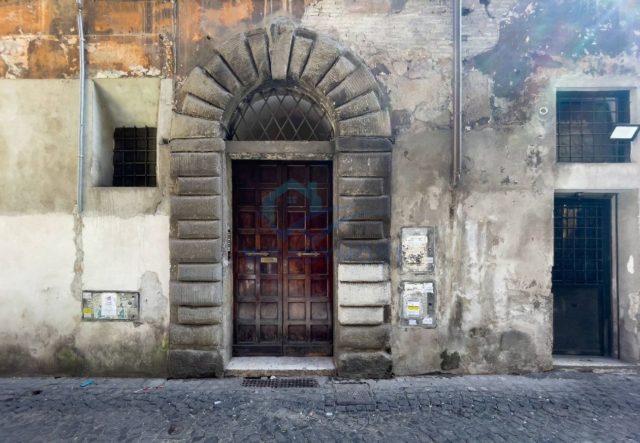 Appartamento a Roma - 024 - Sora · Warm nest in the old building of Piaz