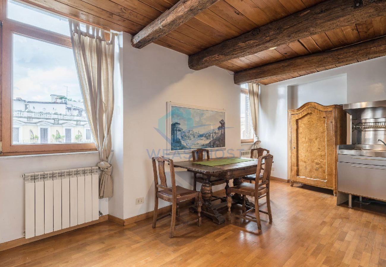 Appartamento a Roma - 026 - Zanardelli · Cozy wooden apt in Piazza Navon