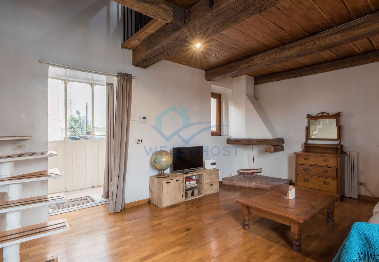 Appartamento a Roma - 026 - Zanardelli · Cozy wooden apt in Piazza Navon