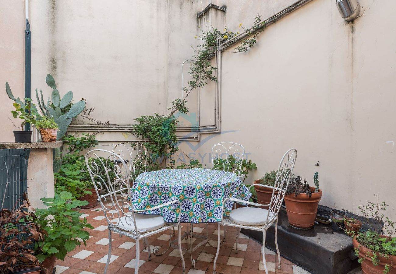 Appartamento a Roma - 026 - Zanardelli · Cozy wooden apt in Piazza Navon