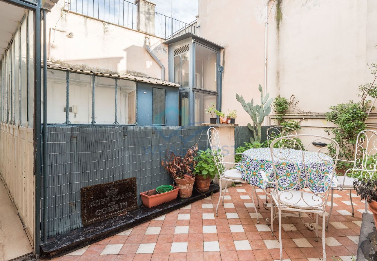 Appartamento a Roma - 026 - Zanardelli · Cozy wooden apt in Piazza Navon