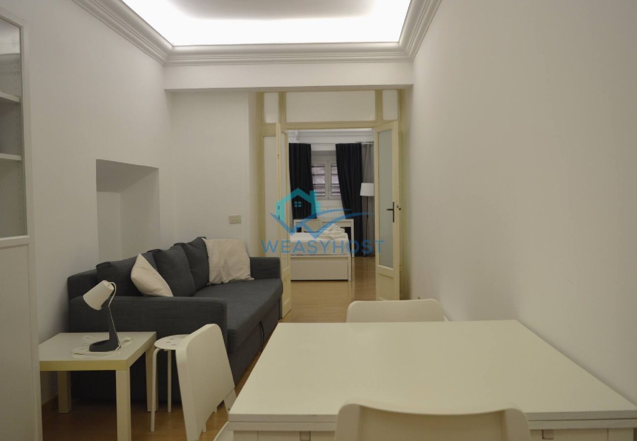 Appartamento a Roma - 049 - Sant´Agata · Retreat in the Heart of Fori Im