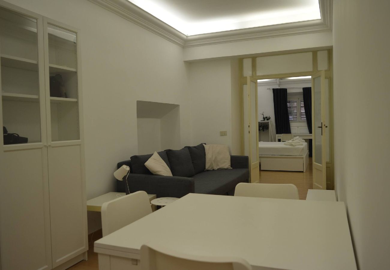 Appartamento a Roma - 049 - Sant´Agata · Retreat in the Heart of Fori Im