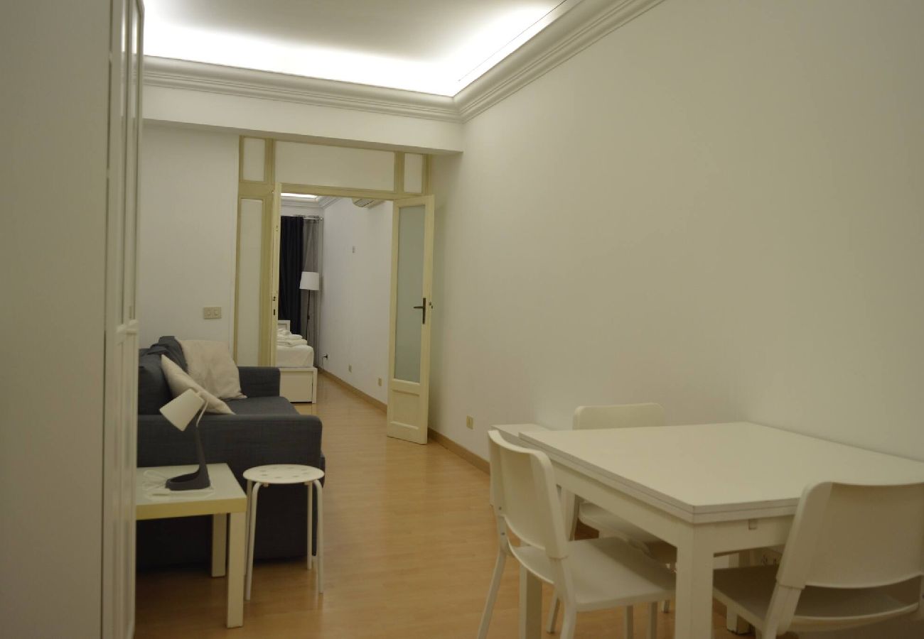 Appartamento a Roma - 049 - Sant´Agata · Retreat in the Heart of Fori Im