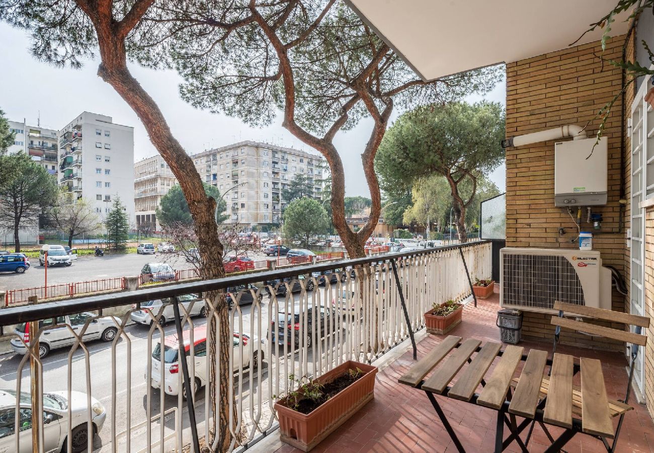 Appartamento a Roma - 037 - Collatino · Bright Apt 2 Bedroom and balcony