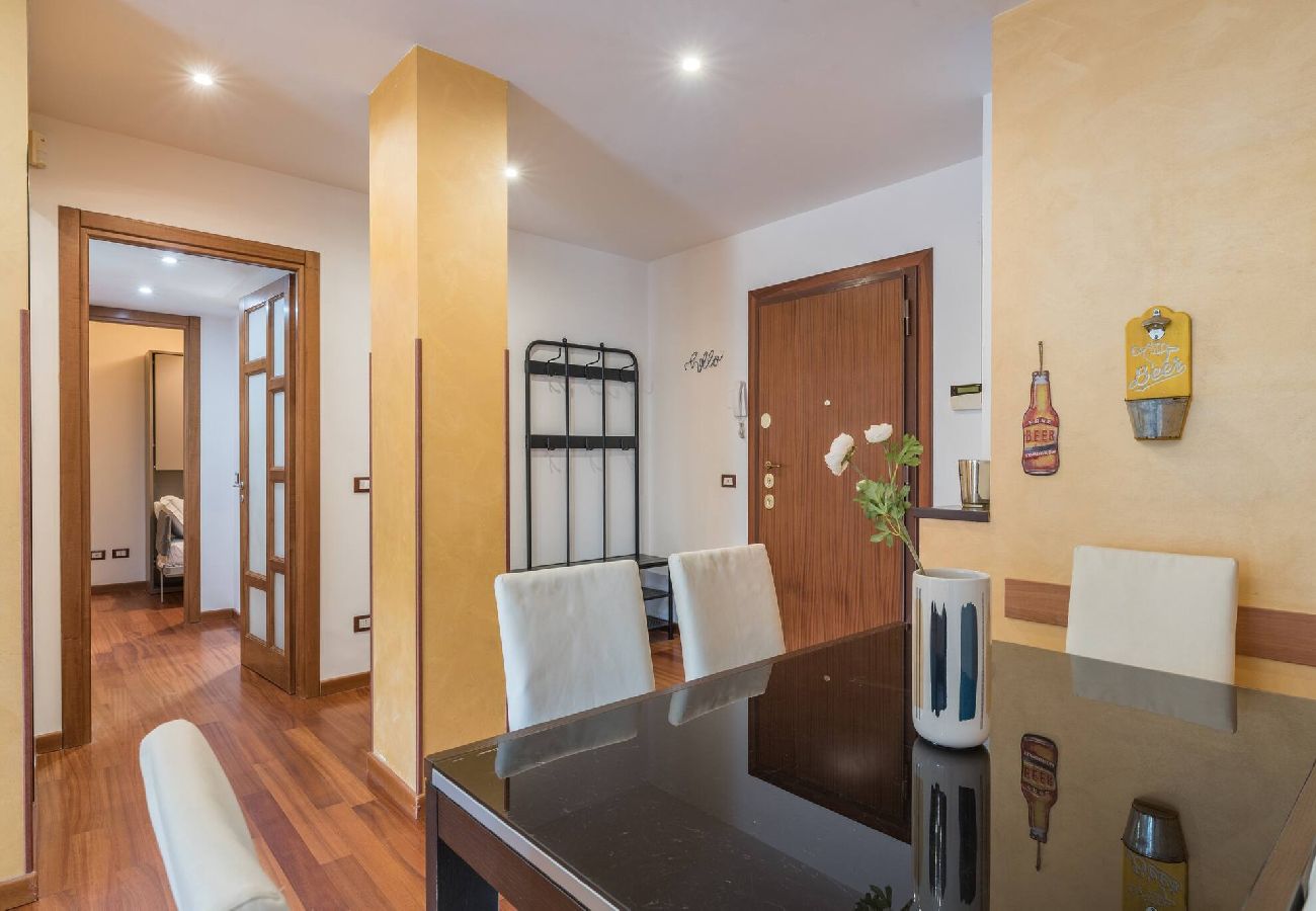 Appartamento a Roma - 037 - Collatino · Bright Apt 2 Bedroom and balcony