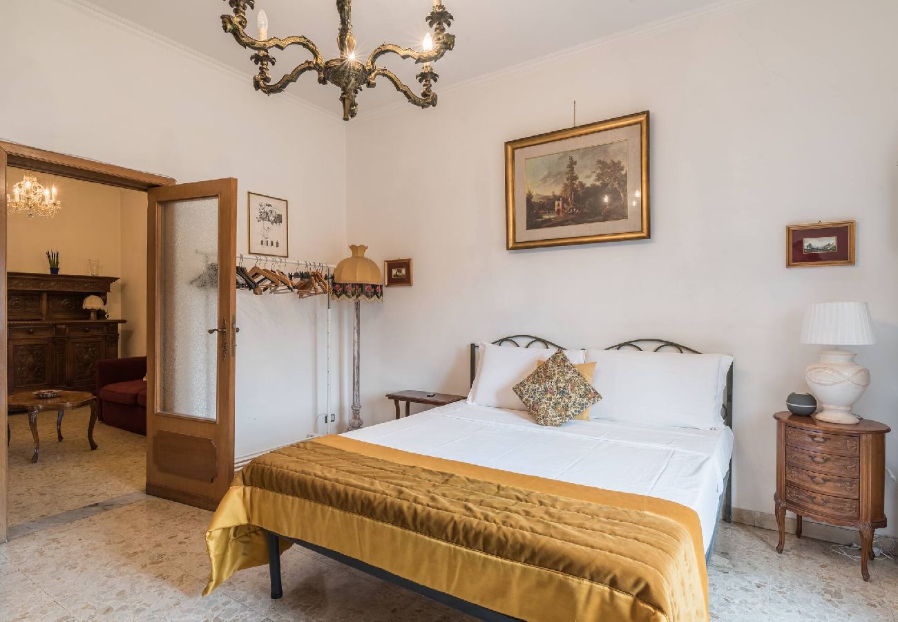 Appartamento a Roma - 003 - Borgo Vittorio · Warm apt in ancient buildin