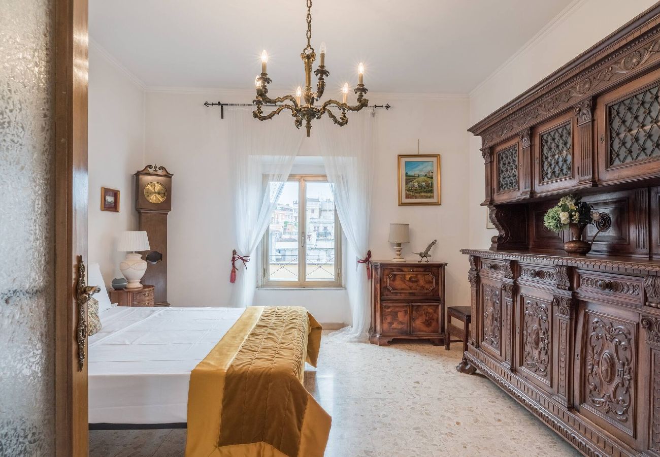 Appartamento a Roma - 003 - Borgo Vittorio · Warm apt in ancient buildin