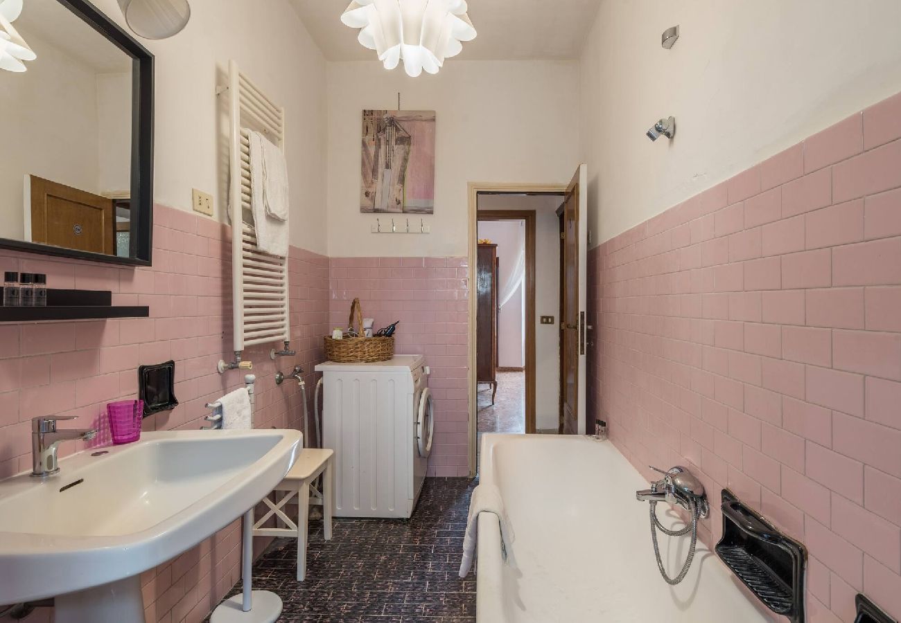 Appartamento a Roma - 003 - Borgo Vittorio · Warm apt in ancient buildin