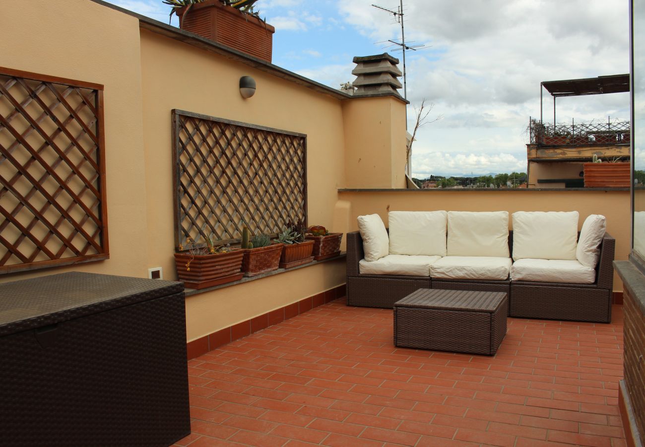 Appartamento a Roma - 068 - Vicolo del Cinque- Stylish Penthouse with te