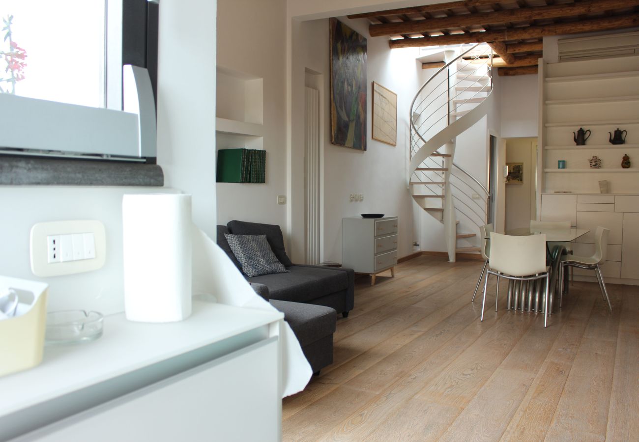 Appartamento a Roma - 068 - Vicolo del Cinque- Stylish Penthouse with te