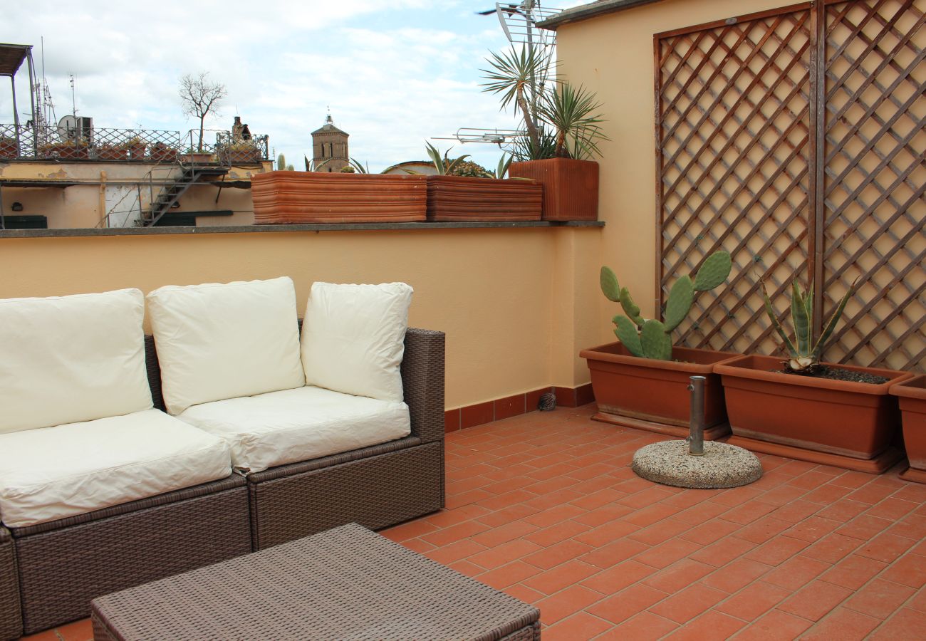 Appartamento a Roma - 068 - Vicolo del Cinque- Stylish Penthouse with te