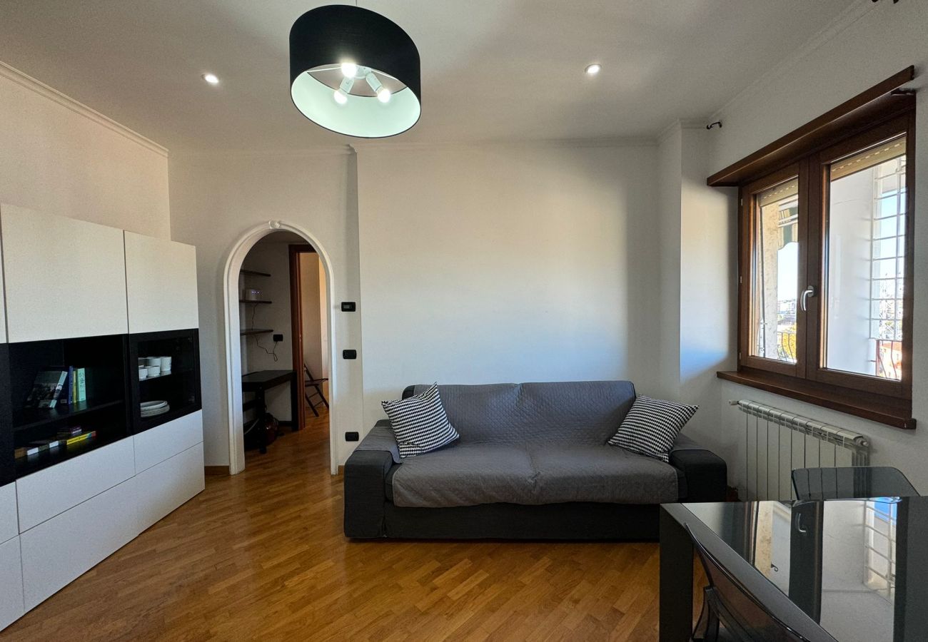 Appartamento a Roma - 013 - Ostiense  - Cozy Flat with Balcony