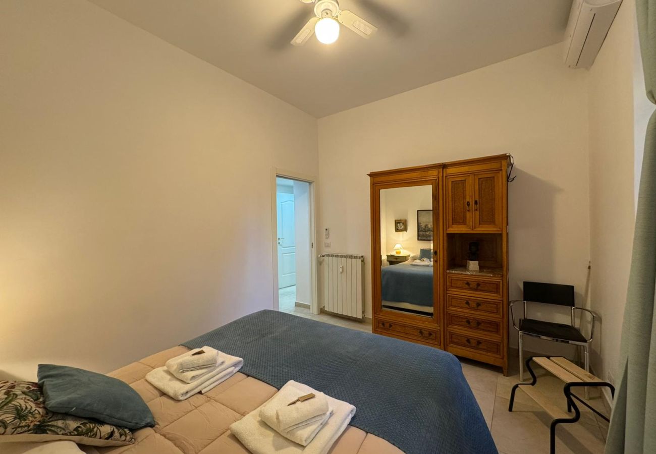 Appartamento a Roma - 028 - Montepulciano - Warm Hideaway in Vibrant Tus