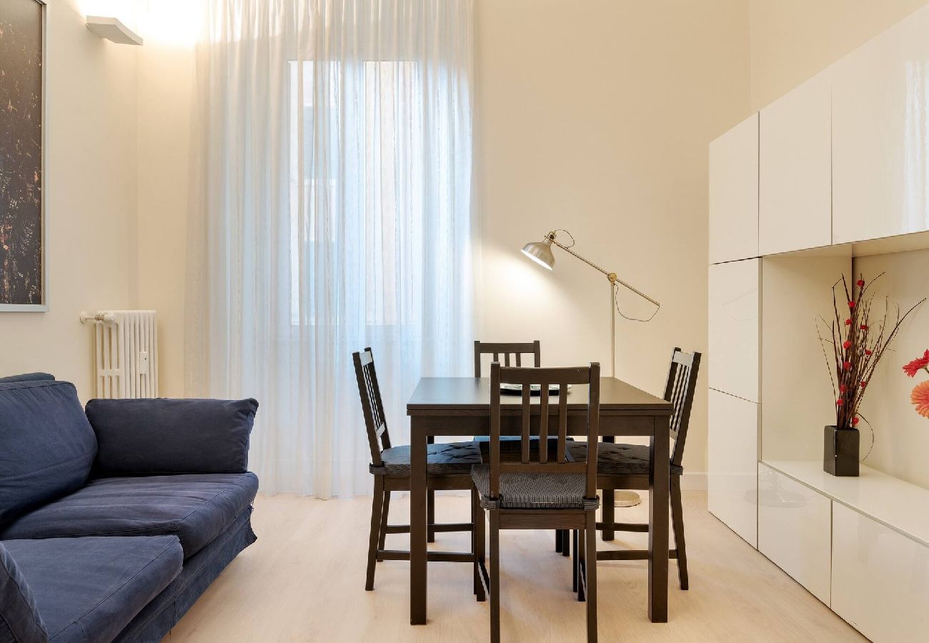 Apartment in Rome - 005 - Labicana · Sunny flat in elegant building cl