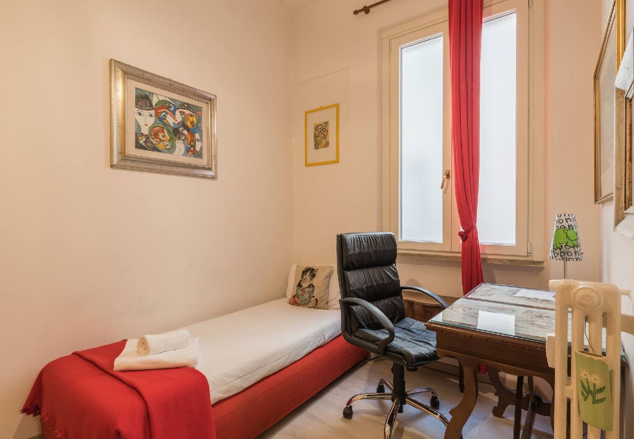 Apartment in Rome - 034 - Carso · Charming  and Precious Mazzini Maiso