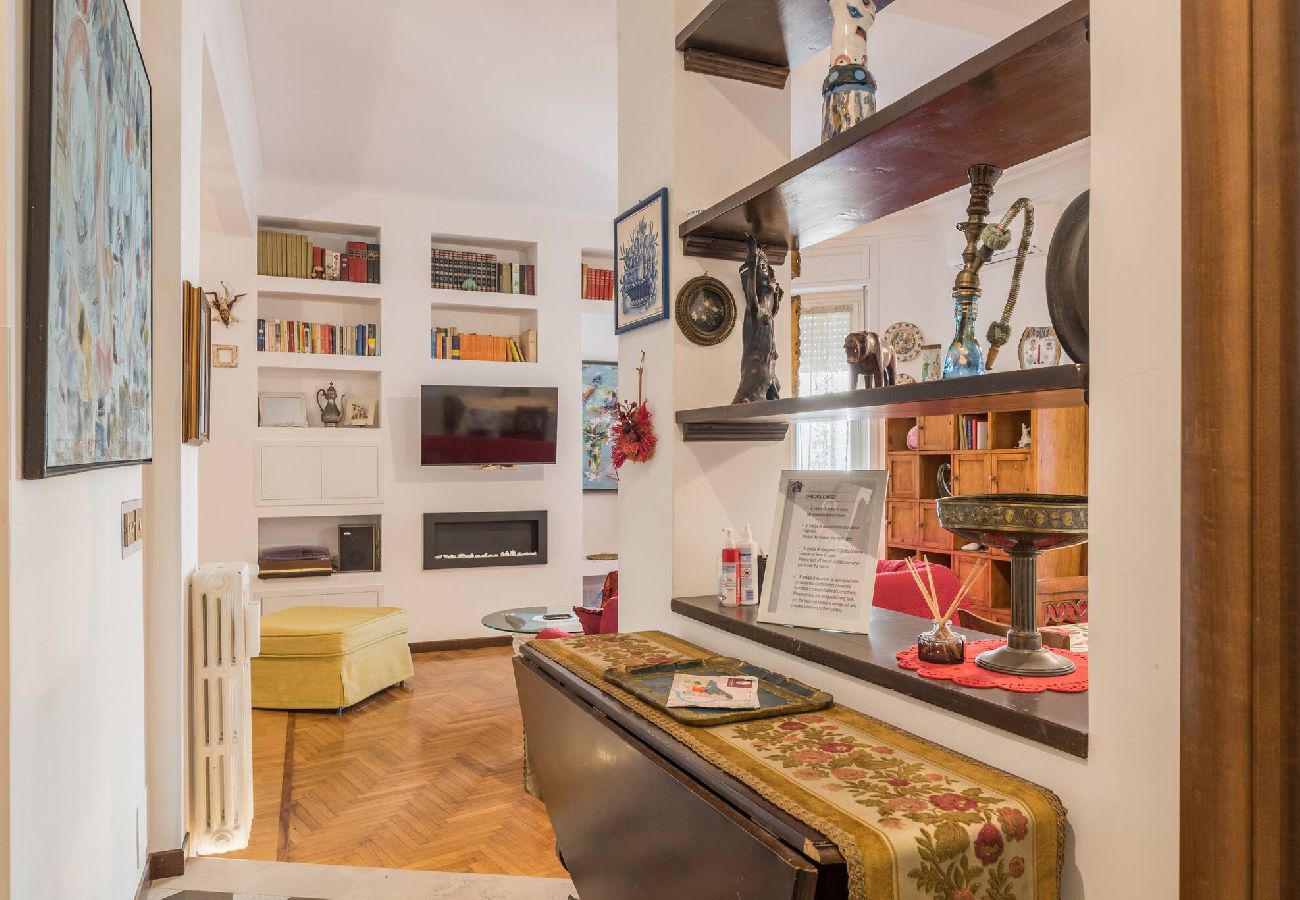 Apartment in Rome - 034 - Carso · Charming  and Precious Mazzini Maiso