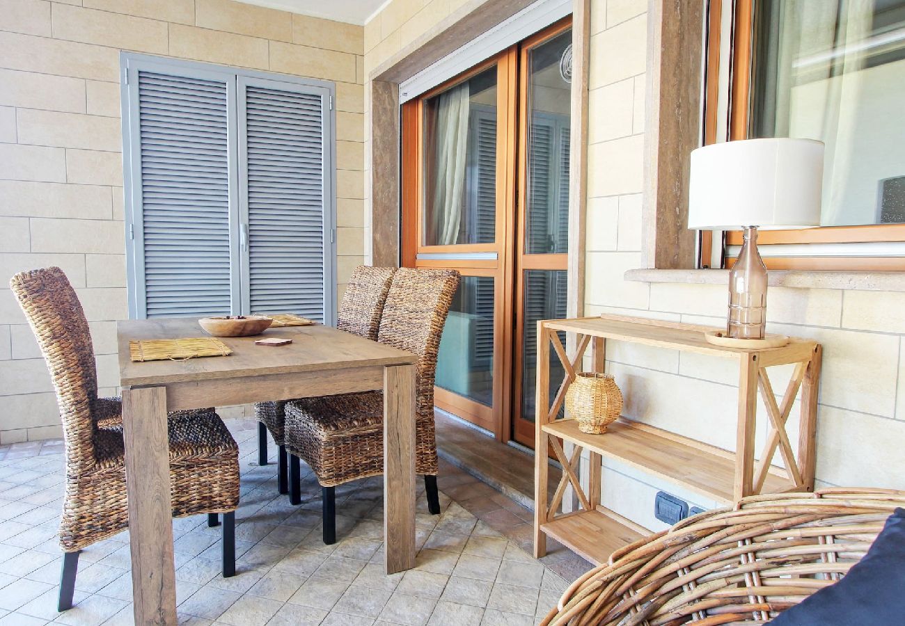 Apartamento en Roma - 011 - COLOMBO · Cozy terrace close to Eataly and m