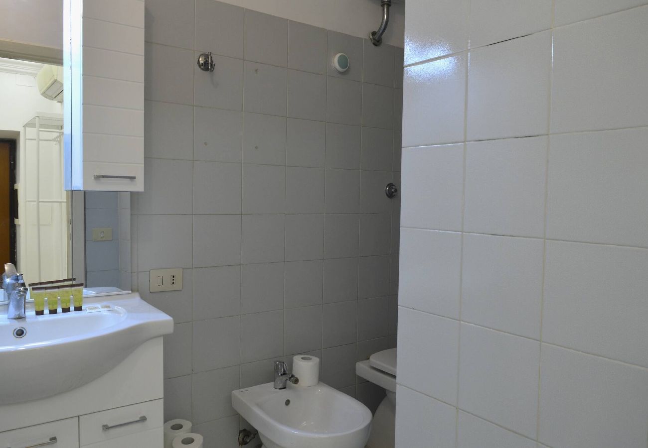 Apartamento en Roma - 049 - Sant´Agata · Retreat in the Heart of Fori Im