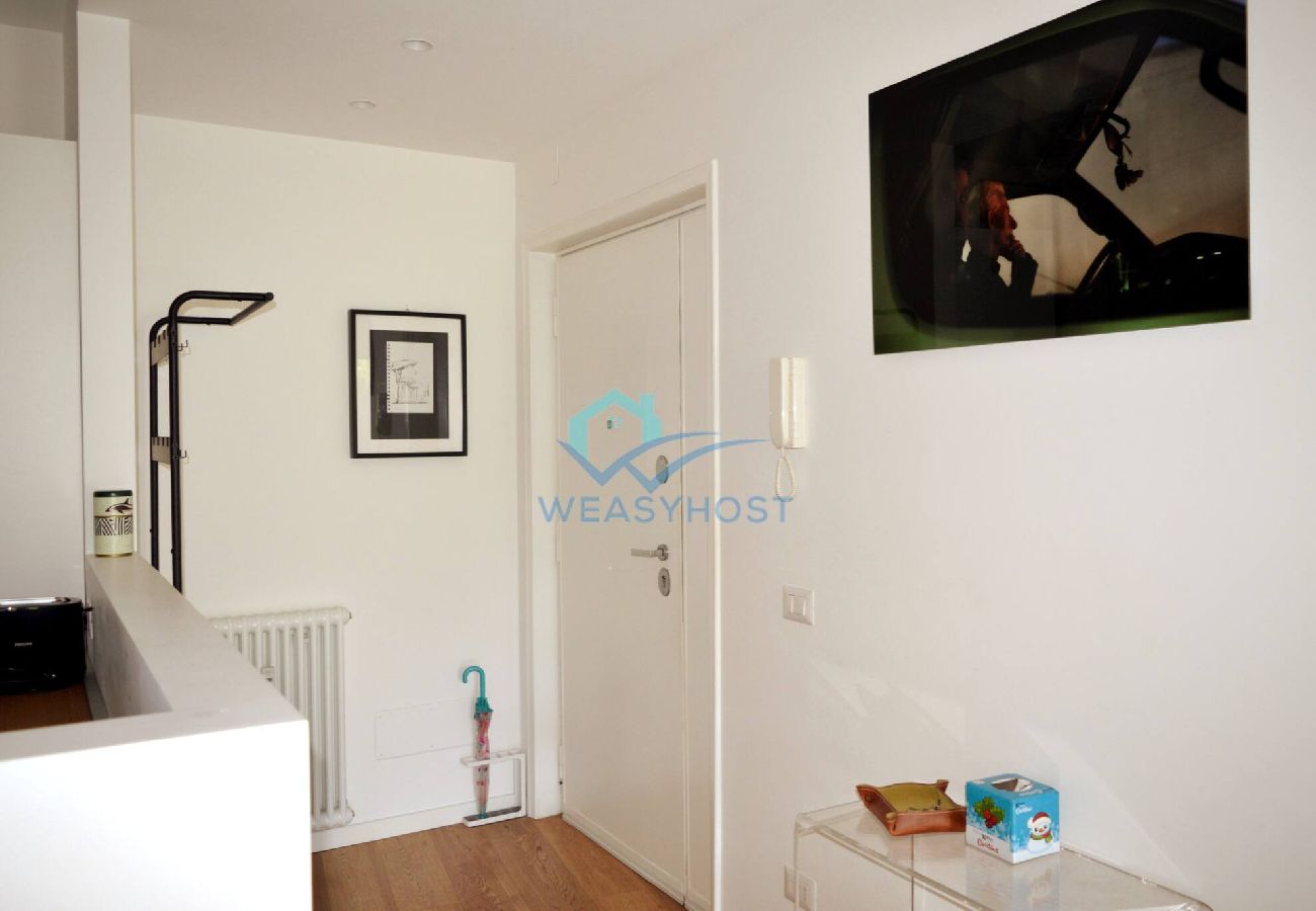 Apartamento en Roma - 052 - Falconieri · Oasis of Ample Space and Comfor